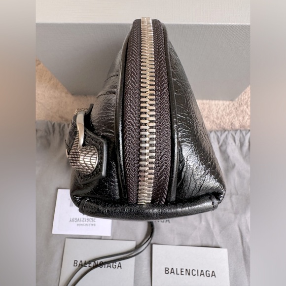 BALENCIAGA Small Le Cagole Leather Clutch - Picture 10 of 13